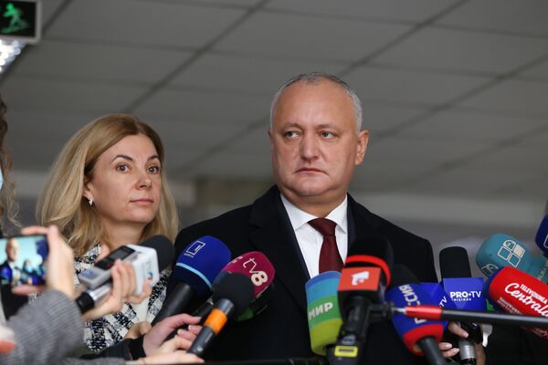 Игорь Додон заявил журналистам на выходе из избирательного участка, что голосовал за независимость и укрепление государственности Молдовы - Sputnik Молдова
