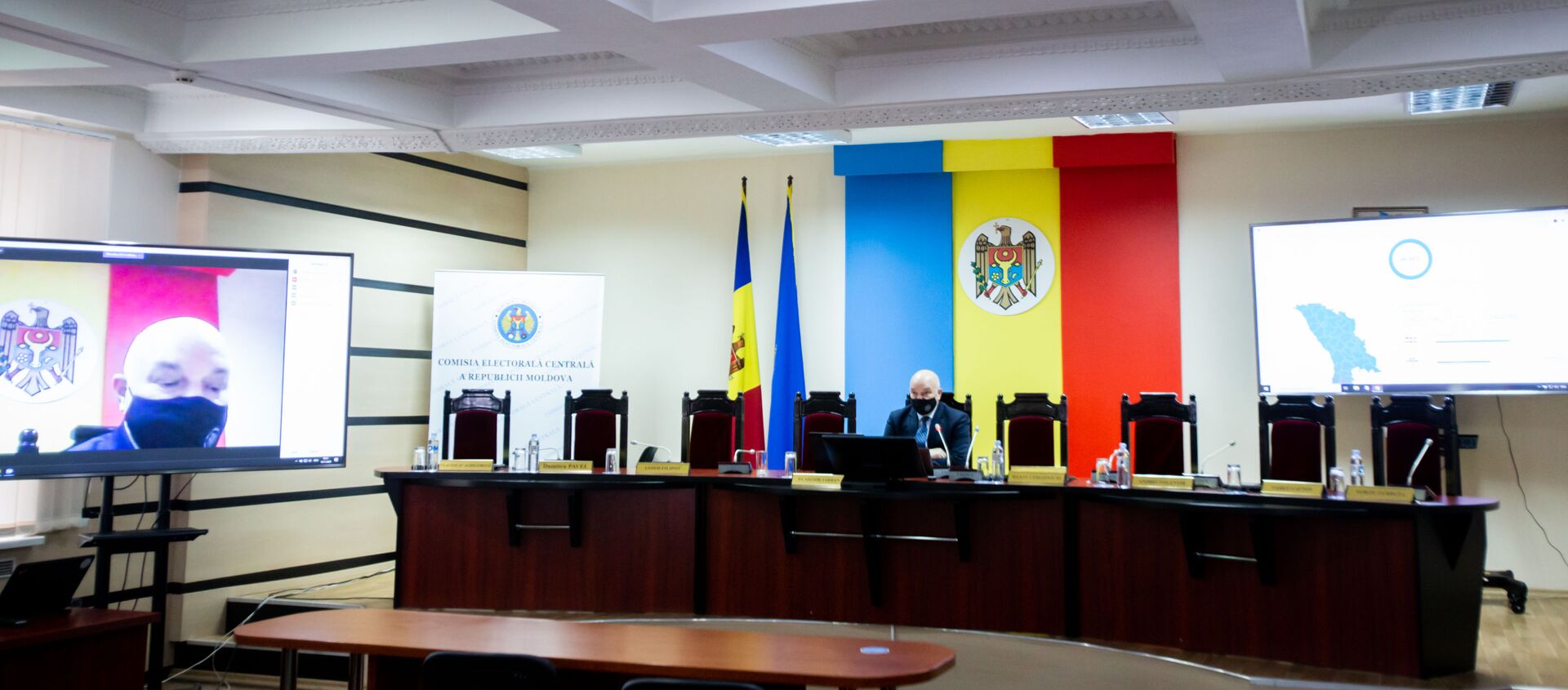 Prezentarea de către Comisia Electorală Centrală a rezultatelor preliminare oficiale privind desfășurarea alegerilor prezidențiale - Sputnik Молдова, 1920, 13.05.2021