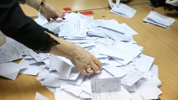 Процесс подсчета голосов. Архивное фото - Sputnik Молдова
