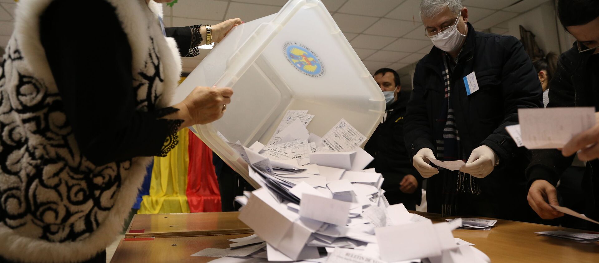 Închiderea secțiilor de votare - Sputnik Молдова, 1920, 25.05.2021