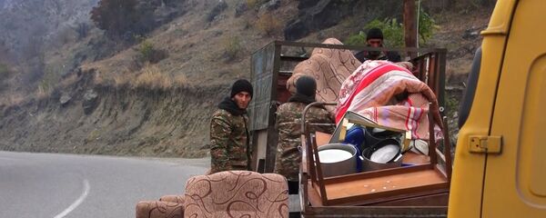 Нагорный Карабах: как Россия помогает беженцам Нагорный Карабах: как Россия помогает беженцам - Sputnik Молдова