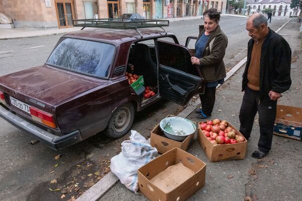 Comerț stradal în Stepanakert - Sputnik Moldova