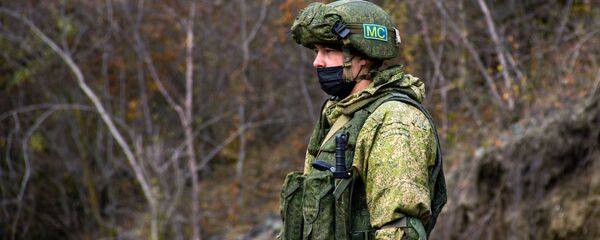 Российский миротворец у монастыря Дадиванк в Нагорном Карабахе - Sputnik Moldova-România