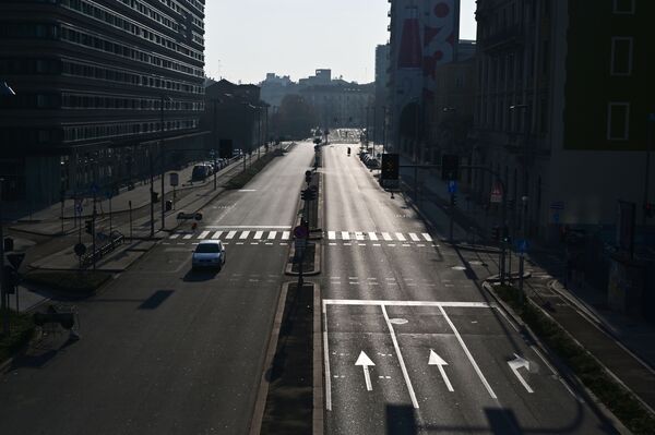 Пустая улица в центре Милана - Sputnik Молдова