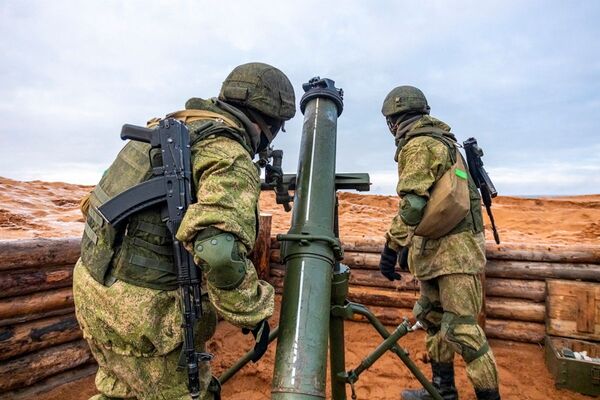 Вооруженные Силы РФ отмечают День ракетных войск и артиллерии - Sputnik Moldova-România