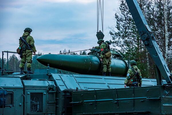 Вооруженные Силы РФ отмечают День ракетных войск и артиллерии  - Sputnik Moldova-România