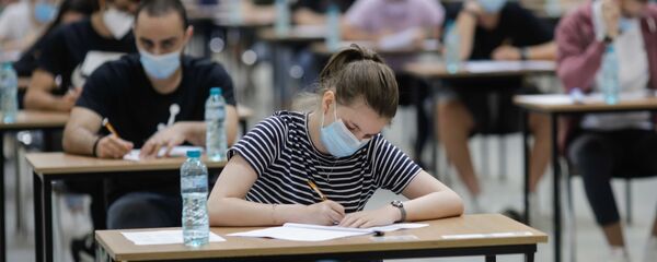 Examen, studenți la medicină Examen, studenți la medicină - Sputnik Moldova-România