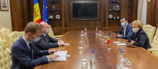 Встреча спикера парламента Молдова Зинаиды Гречаной и посла России в республике Олега Васнецова - Sputnik Moldova