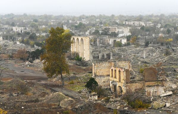 Вид разрушенной части города Агдам - Sputnik Молдова