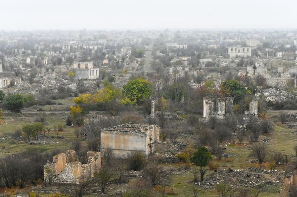 Вид разрушенной части города Агдам - Sputnik Молдова