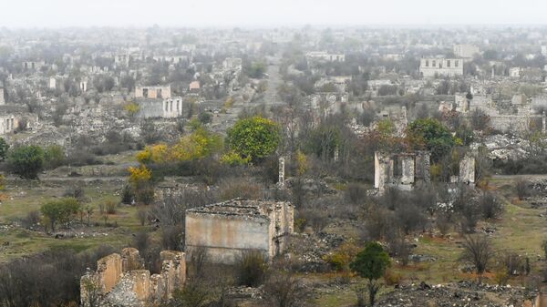 Вид разрушенной части города Агдам - Sputnik Moldova