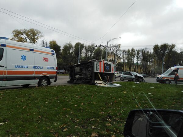 Noi detalii: Minor, implicat în accidentul de la Telecentru Noi detalii: Minor, implicat în accidentul de la Telecentru - Sputnik Moldova