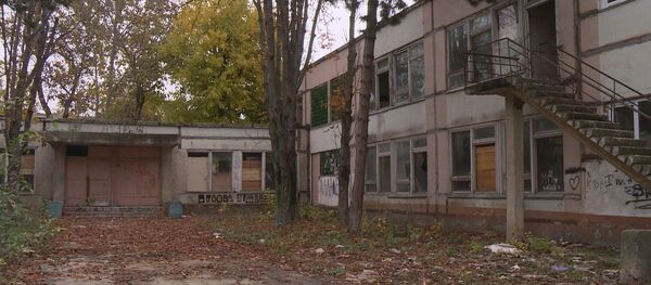 Заброшенная школа в Кишиневе - Sputnik Молдова