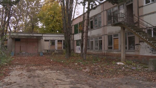 Заброшенная школа в Кишиневе - Sputnik Молдова