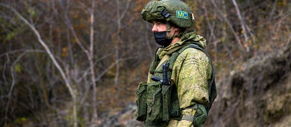 Российский миротворец у монастыря Дадиванк в Нагорном Карабахе - Sputnik Moldova