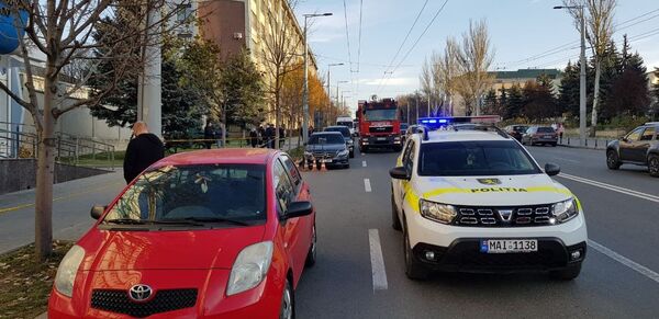 FOTO: Alertă cu bombă la Judecătoria Chișinău FOTO: Alertă cu bombă la Judecătoria Chișinău - Sputnik Moldova