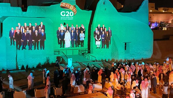 O proiecție de fotografie de familie pentru Summitul liderilor G20 de la Palatul Salwa din At-Turaifa, Arabia Saudită. - Sputnik Moldova-România