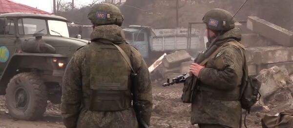 Militarii ruși veghează asupra securității în coridorul Lacin - Sputnik Moldova