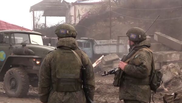 Российские миротворцы следят за безопасностью в Лачинском коридоре - Sputnik Молдова