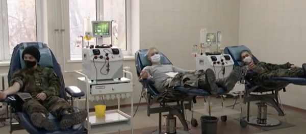 Soldații moldoveni donează sânge şi plasmă pentru tratamentul Covid-19 - Sputnik Moldova