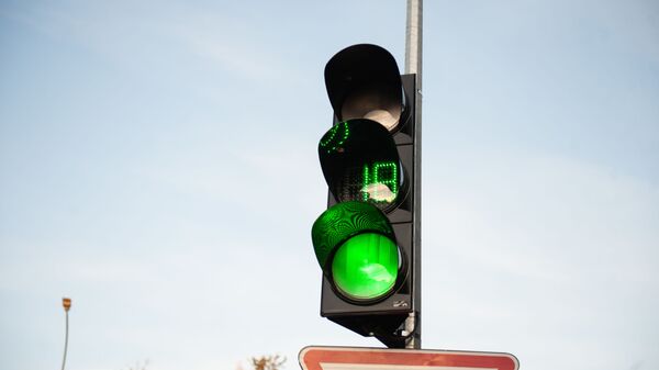 Умный светофор, зеленый сигнал - Sputnik Молдова