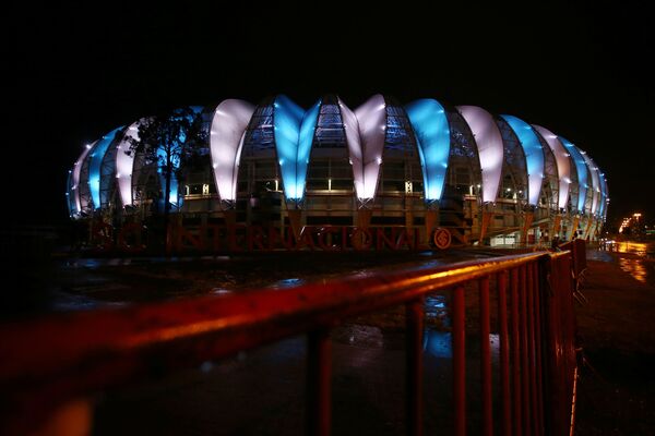 Стадион Бейра Риу в цветах аргентинского флага в знак скорби по Диего Марадоне в Бразилии  - Sputnik Moldova-România