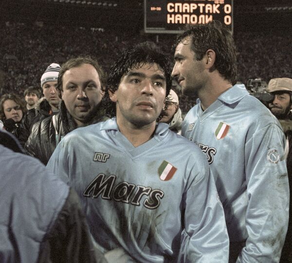 Jucătorul echipei italiene „Napoli” Diego Maradona, după meciul cu echipa „Spartak” Moscova, anul 1990 - Sputnik Moldova