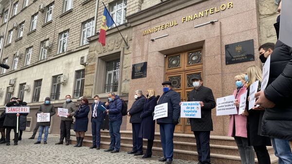 Mai mulți primari din țară protestează în fața Ministrului Finanțelor - Sputnik Молдова