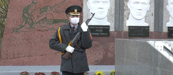 В Ермоклии открыт отреставрированный воинский мемориал В Ермоклии открыт отреставрированный воинский мемориал - Sputnik Молдова