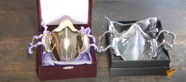 Турецкий ювелир изготавливает роскошные маски Турецкий ювелир изготавливает роскошные маски - Sputnik Молдова