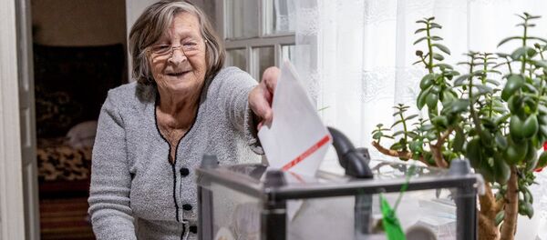 Пенсионерка на выборах Пенсионерка на выборах - Sputnik Молдова