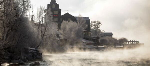 Поселок Листвянка на берегу озера Байкал в Иркутской области - Sputnik Moldova