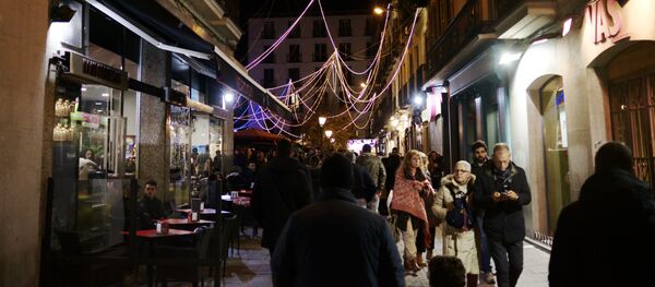 Cum arată străzile din centrul Madridului înainte de Crăciun - Video - Sputnik Moldova