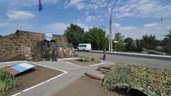Миротворческий пост города Бендеры на мосту через Днестр - Sputnik Молдова