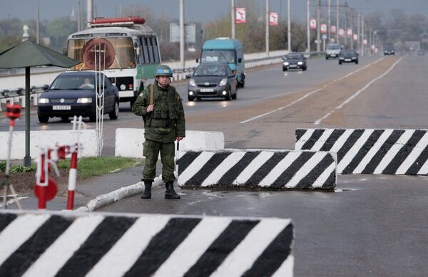 Миротворческий пост города Бендеры на мосту через Днестр. - Sputnik Молдова