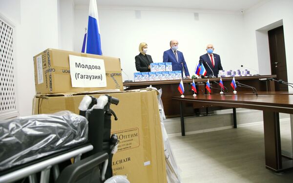 Посол России передал Гагаузии гуманитарный груз из Московской области - Sputnik Молдова