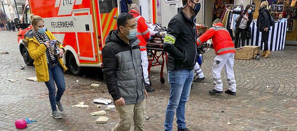 Un polițist și un bărbat rănit la locul unei mai mulți pietoni au fost călcați de mașină la Trier, Germania Un polițist și un bărbat rănit la locul unei mai mulți pietoni au fost călcați de mașină la Trier, Germania - Sputnik Moldova-România