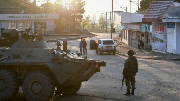 Российские миротворцы на одной из улиц в городе Лачин (Бердзор) в Нагорном Карабахе - Sputnik Молдова