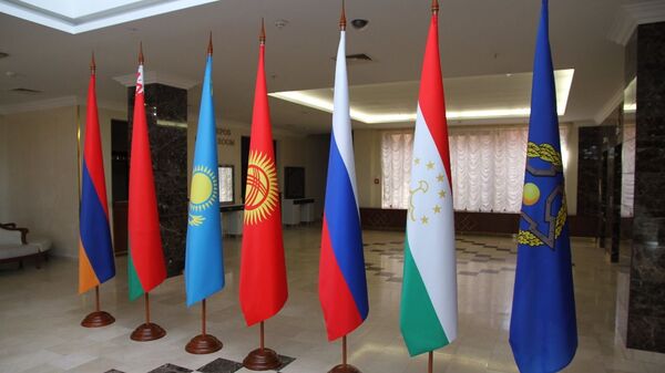 Флаги ОДКБ и стран участниц договора - Sputnik Moldova-România