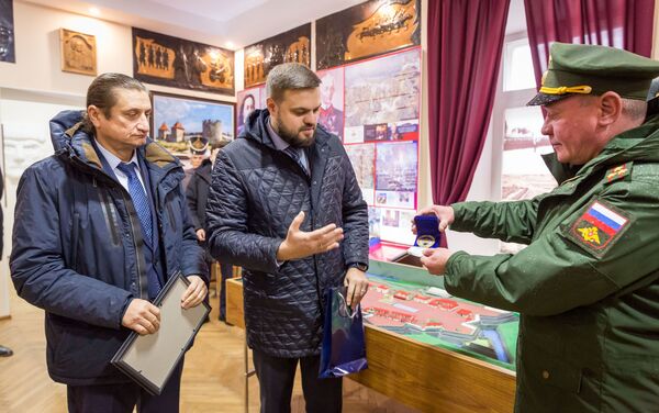 Депутаты Госдумы посетили базу российских миротворцев в Приднестровье. - Sputnik Молдова