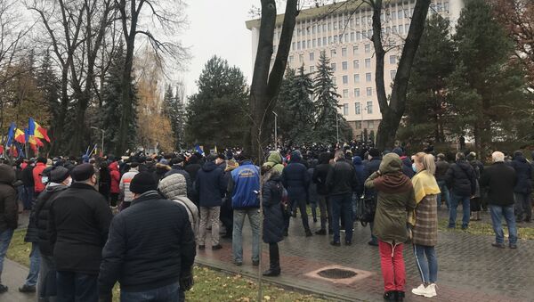 Акция протеста перед парламентом Молдовы - Sputnik Moldova