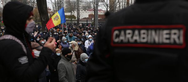 Акция протеста перед парламентом Молдовы - Sputnik Moldova