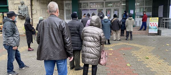 Cetățenii români din Republica Moldova sunt chemați astăzi la urne în cadrul alegerilor parlamentare din România - Sputnik Moldova-România