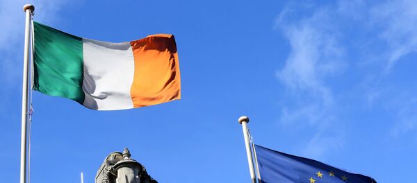 Drapelul Irlandei. Flag of Ireland and EU - Sputnik Moldova-România
