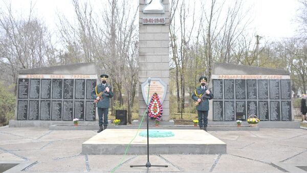 Открытие памятника советским воинам погибшим в ВОВ в Паланке - Sputnik Moldova