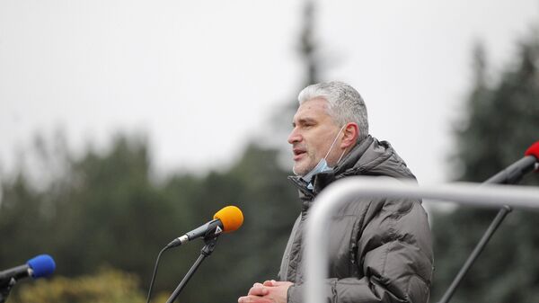 Alexandru Slusari la o manifestație de protest - Sputnik Moldova