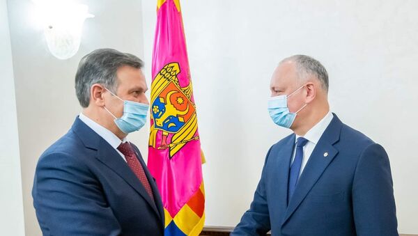 Președintele Igor Dodon și ambasadorul Republicii Belarus Anatolii Kalinin - Sputnik Moldova