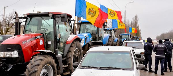 Сельхозтехника у въезда в Кишинев 09.12.2020 - Sputnik Moldova