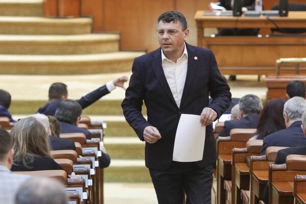 Primul deputat decedat după infecție COVID – avea 49 de ani! Primul deputat decedat după infecție COVID – avea 49 de ani! - Sputnik Moldova-România