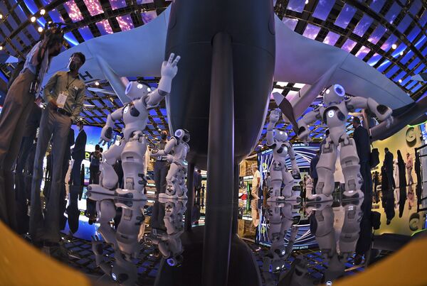 Роботы на выставке GITEX в Дубае  - Sputnik Молдова